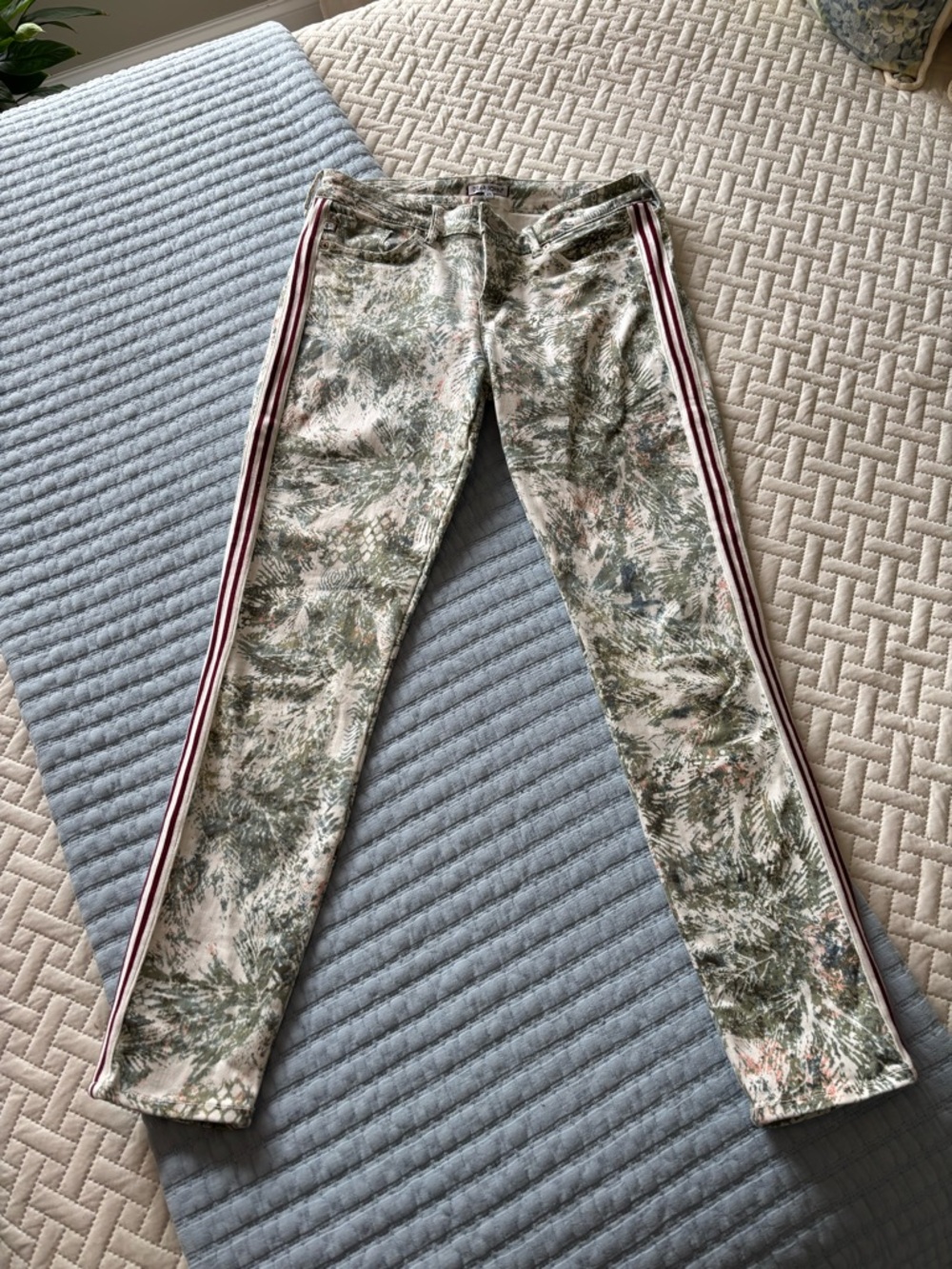 Dear John Floral-Print Cream and Green Women's Jeans - Picture 4 of 14